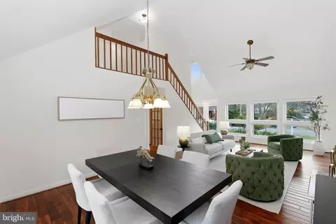 5 Wiltshire Ct E, Sterling, VA 20165 photo 8