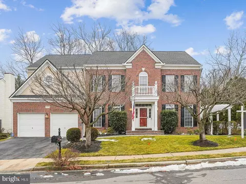 20338 Cliftons Point St, Potomac Falls, VA 20165