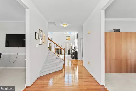 Entry Way - 43969 Tavern Dr, Ashburn, VA 20147 photo 2 of 10