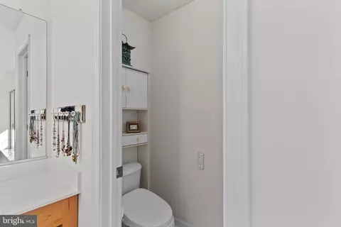 Bath - 43969 Tavern Dr, Ashburn, VA 20147 photo 4 of 6