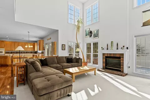 Living - 43969 Tavern Dr, Ashburn, VA 20147 photo 1 of 1