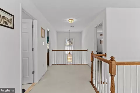 Entry Way - 43969 Tavern Dr, Ashburn, VA 20147 photo 7 of 10