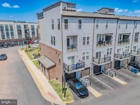 Exterior - 43730 Transit Sq, Ashburn, VA 20147 photo 3 of 3