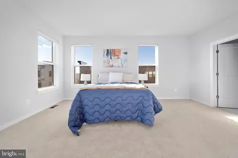 Bedroom - 43730 Transit Sq, Ashburn, VA 20147 photo 4 of 7