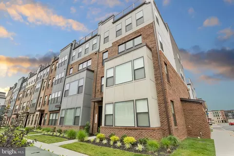Exterior - 43730 Transit Sq, Ashburn, VA 20147 photo 1 of 3