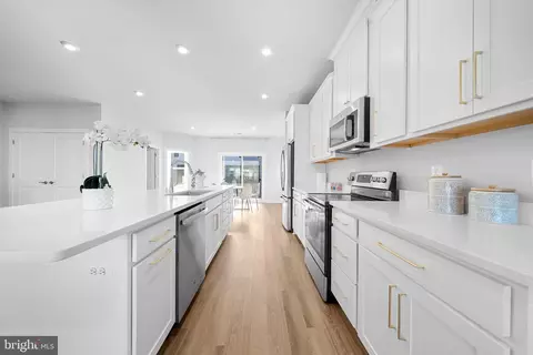 Entry Way - 43730 Transit Sq, Ashburn, VA 20147 photo 5 of 11