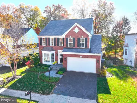 47421 River Crest St, Sterling, VA 20165