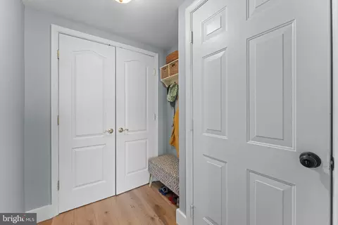 Entry Way - 43344 Markham Pl, Ashburn, VA 20147 photo 7 of 11