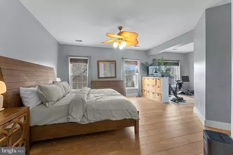 Bedroom - 43344 Markham Pl, Ashburn, VA 20147 photo 1 of 7