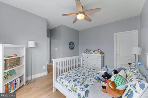 Bedroom - 43344 Markham Pl, Ashburn, VA 20147 photo 7 of 7
