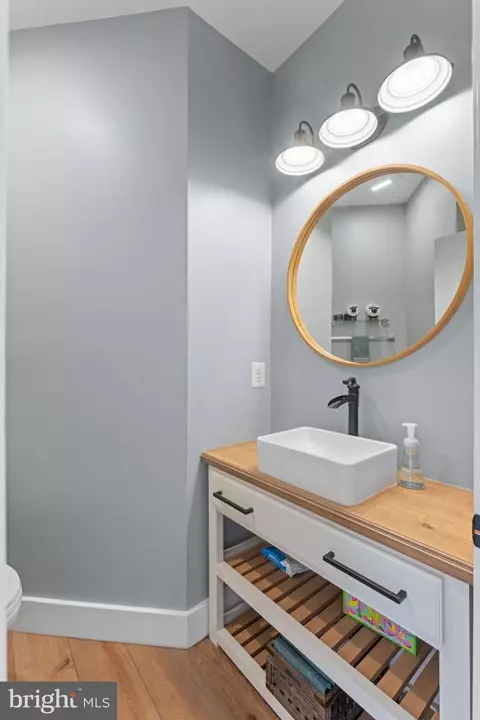 Bath - 43344 Markham Pl, Ashburn, VA 20147 photo 1 of 2
