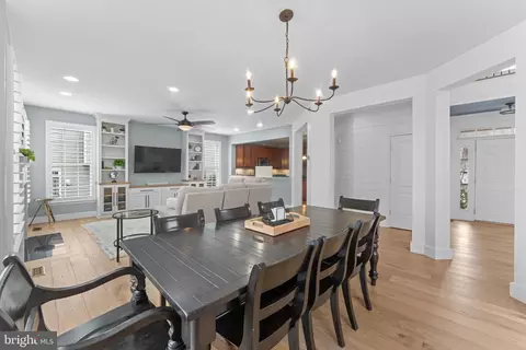 Dining - 43344 Markham Pl, Ashburn, VA 20147 photo 3 of 3