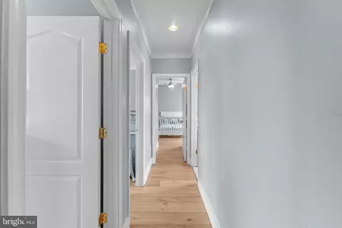Entry Way - 43344 Markham Pl, Ashburn, VA 20147 photo 10 of 11