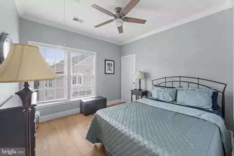 Bedroom - 43344 Markham Pl, Ashburn, VA 20147 photo 4 of 7