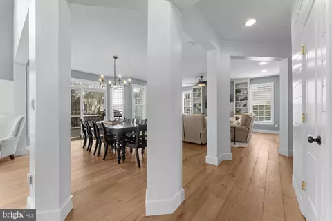 Entry Way - 43344 Markham Pl, Ashburn, VA 20147 photo 5 of 11