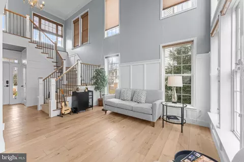 Entry Way - 43344 Markham Pl, Ashburn, VA 20147 photo 4 of 11