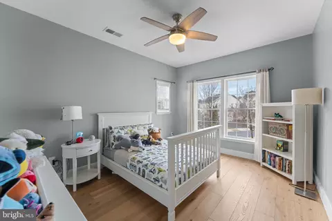Bedroom - 43344 Markham Pl, Ashburn, VA 20147 photo 6 of 7