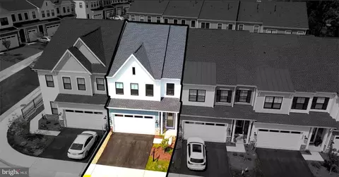 18989 Coral Reef Sq, Leesburg, VA 20176
