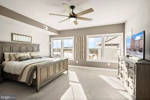 Bedroom - 43497 Charitable St, Ashburn, VA 20148 photo 1 of 10