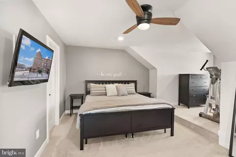 Bedroom - 43497 Charitable St, Ashburn, VA 20148 photo 8 of 10