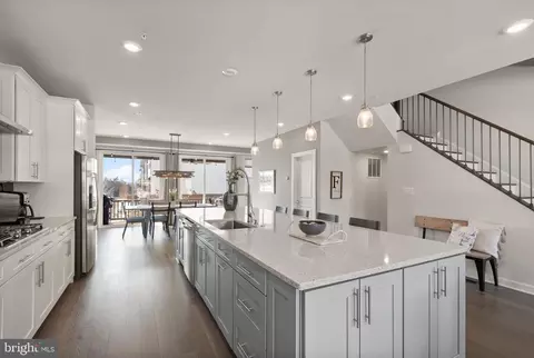 Entry Way - 43497 Charitable St, Ashburn, VA 20148 photo 4 of 13