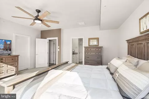 Bedroom - 43497 Charitable St, Ashburn, VA 20148 photo 2 of 10