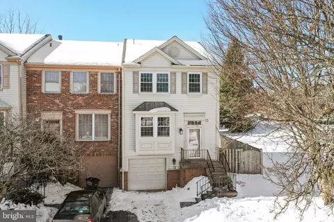 21799 Leatherleaf Cir, Sterling, VA 20164