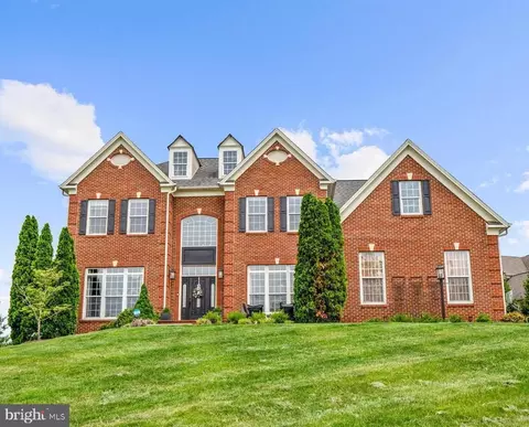38822 Bettis Dr, Hamilton, VA 20158