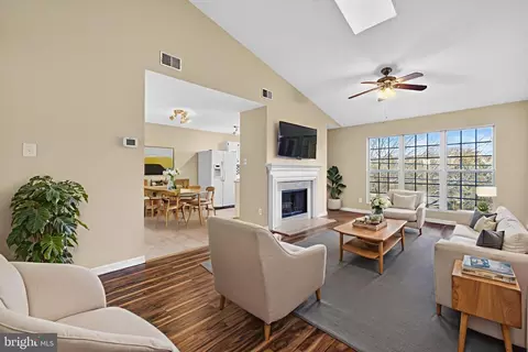 1111 Huntmaster Ter NE #301, Leesburg, VA 20176