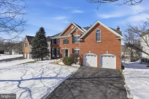19673 Stanford Hall Pl, Ashburn, VA 20147