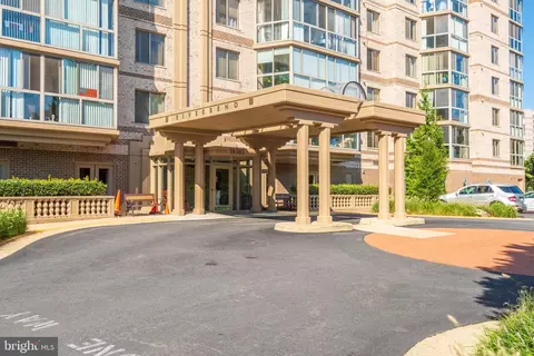 19385 Cypress Ridge Ter #514, Leesburg, VA 20176