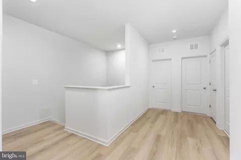 Entry Way - 20885 Murry Falls Ter, Ashburn, VA 20147 photo 6 of 7