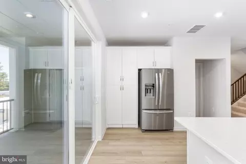 Entry Way - 20885 Murry Falls Ter, Ashburn, VA 20147 photo 3 of 7