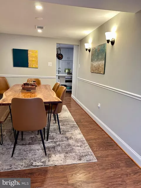 Dining - 19 Carousel Ct, Sterling, VA 20164 photo 2 of 4
