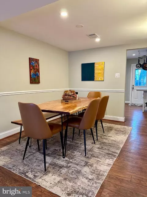 Dining - 19 Carousel Ct, Sterling, VA 20164 photo 3 of 4