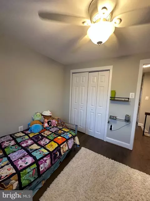 Bedroom - 19 Carousel Ct, Sterling, VA 20164 photo 5 of 5