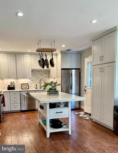 Kitchen - 19 Carousel Ct, Sterling, VA 20164 photo 1 of 6