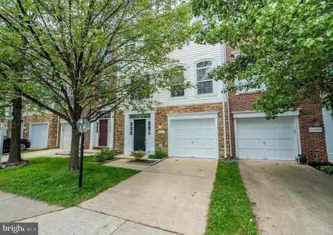47392 Victoria Falls Sq, Sterling, VA 20165