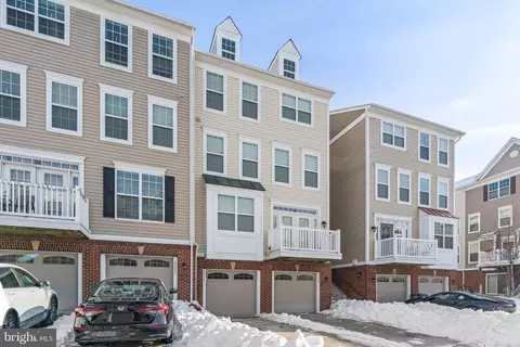 45745 Winding Branch Ter, Sterling, VA 20166 photo 2