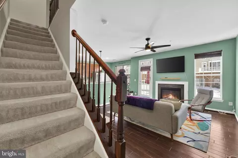 45745 Winding Branch Ter, Sterling, VA 20166 photo 5