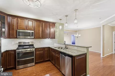 24637 Woolly Mammoth Ter #205, Aldie, VA 20105