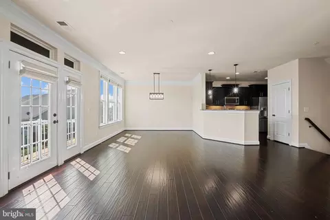 Living - 42612 Hardage Ter, Ashburn, VA 20148 photo 5 of 6