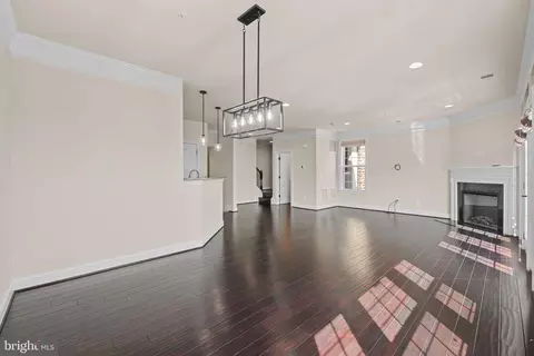 Living - 42612 Hardage Ter, Ashburn, VA 20148 photo 6 of 6