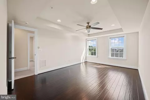 Bedroom - 42612 Hardage Ter, Ashburn, VA 20148 photo 3 of 5