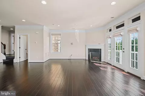 Living - 42612 Hardage Ter, Ashburn, VA 20148 photo 4 of 6