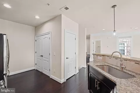 Entry Way - 42612 Hardage Ter, Ashburn, VA 20148 photo 2 of 3