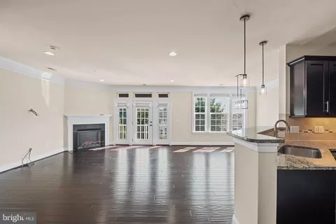 Living - 42612 Hardage Ter, Ashburn, VA 20148 photo 2 of 6
