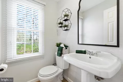 Bath - 22475 Forest Manor Dr, Ashburn, VA 20148 photo 1 of 9