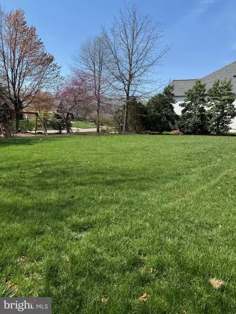 Exterior - 22475 Forest Manor Dr, Ashburn, VA 20148 photo 5 of 9