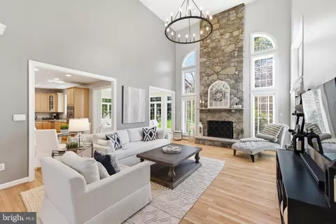Living - 22475 Forest Manor Dr, Ashburn, VA 20148 photo 2 of 4